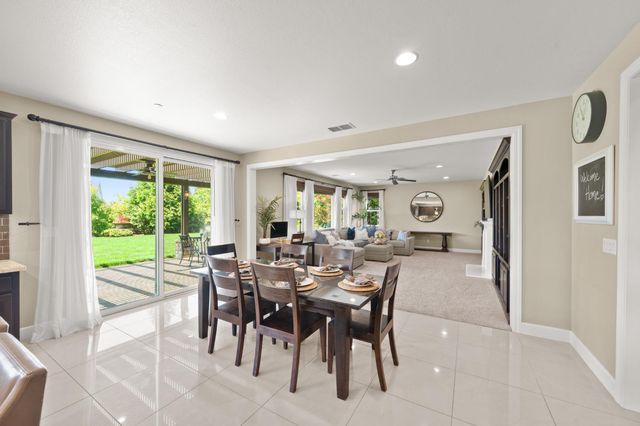 951 Anvil Cir, Rocklin, CA 95765