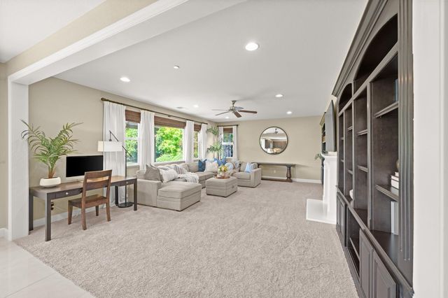 951 Anvil Cir, Rocklin, CA 95765
