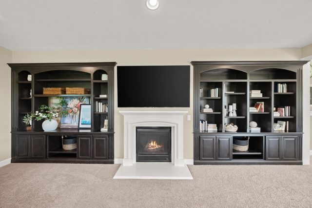951 Anvil Cir, Rocklin, CA 95765