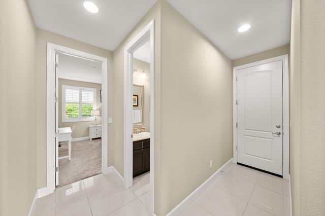 951 Anvil Cir, Rocklin, CA 95765