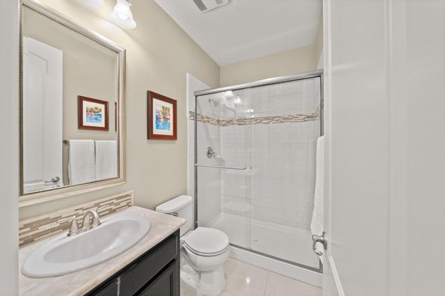 951 Anvil Cir, Rocklin, CA 95765