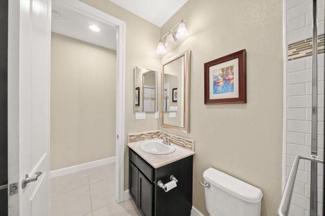 951 Anvil Cir, Rocklin, CA 95765