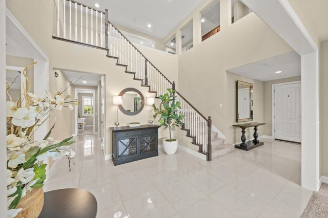951 Anvil Cir, Rocklin, CA 95765