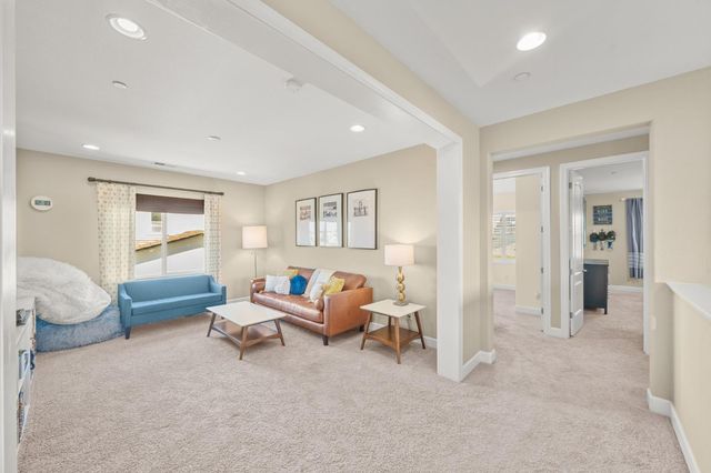 951 Anvil Cir, Rocklin, CA 95765