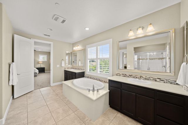 951 Anvil Cir, Rocklin, CA 95765
