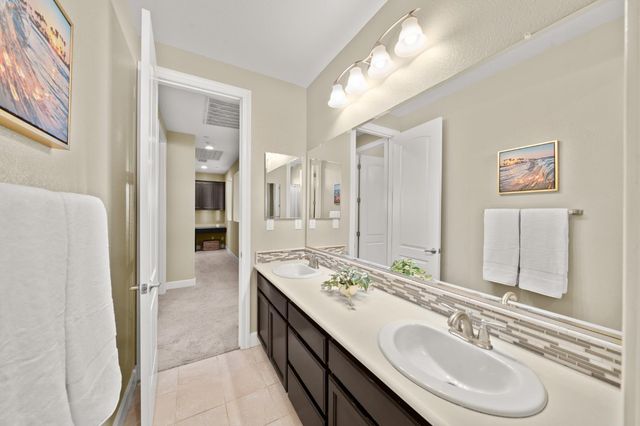 951 Anvil Cir, Rocklin, CA 95765