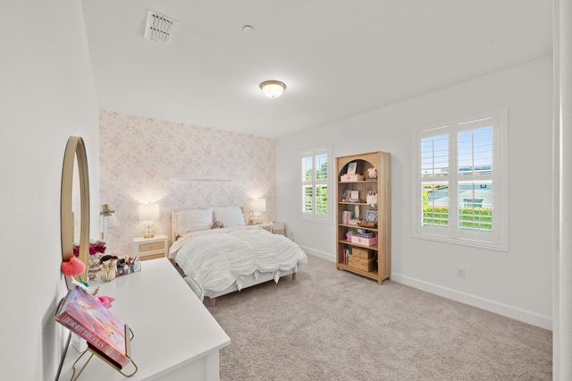 951 Anvil Cir, Rocklin, CA 95765