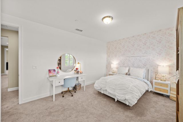 951 Anvil Cir, Rocklin, CA 95765