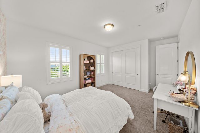 951 Anvil Cir, Rocklin, CA 95765