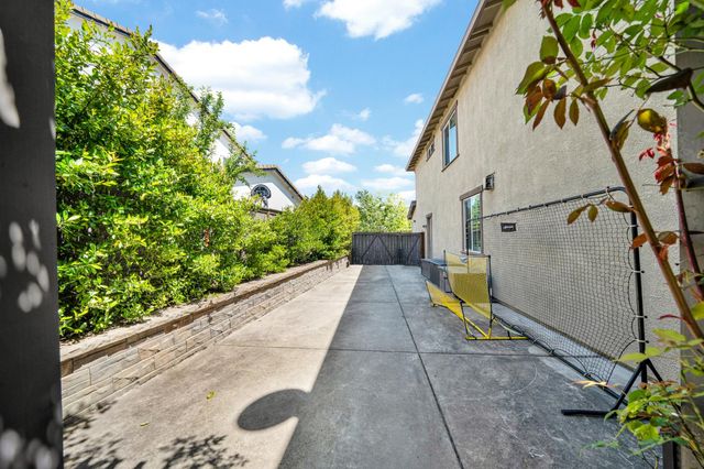951 Anvil Cir, Rocklin, CA 95765