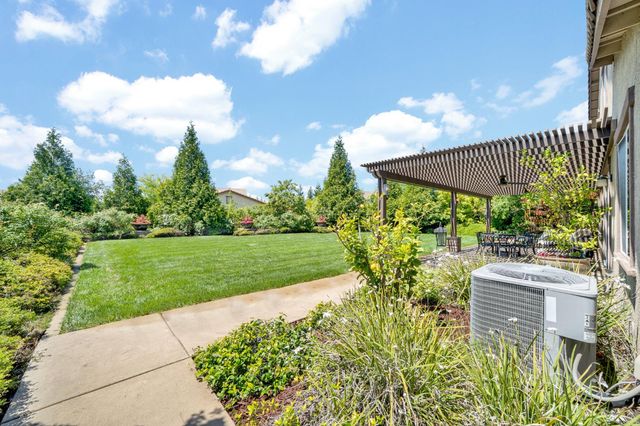 951 Anvil Cir, Rocklin, CA 95765