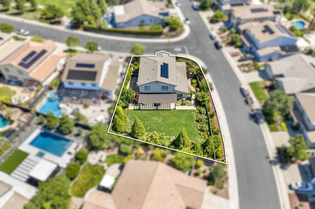 951 Anvil Cir, Rocklin, CA 95765
