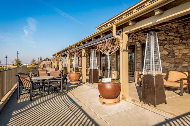 951 Anvil Cir, Rocklin, CA 95765