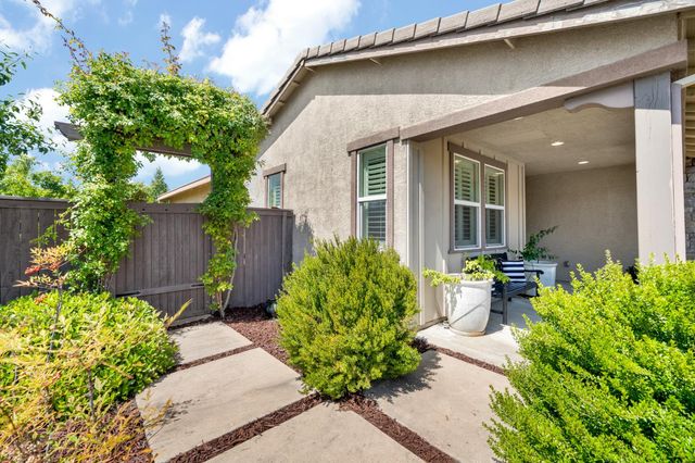 951 Anvil Cir, Rocklin, CA 95765