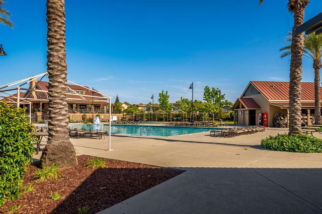 951 Anvil Cir, Rocklin, CA 95765