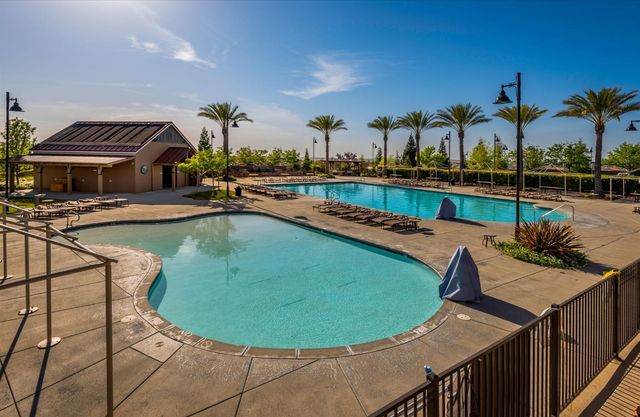 951 Anvil Cir, Rocklin, CA 95765