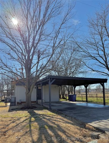 1210 NE 8th Street, Wagoner, OK 74467