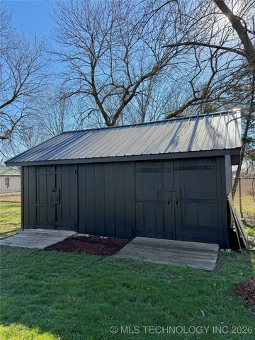 1210 NE 8th Street, Wagoner, OK 74467