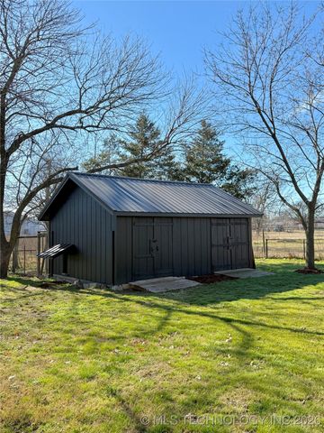 1210 NE 8th Street, Wagoner, OK 74467