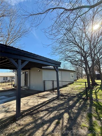 1210 NE 8th Street, Wagoner, OK 74467