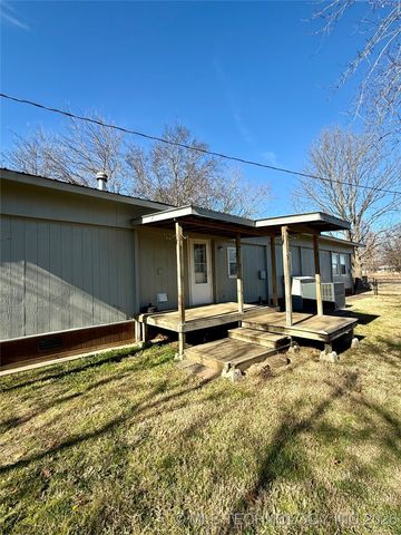 1210 NE 8th Street, Wagoner, OK 74467