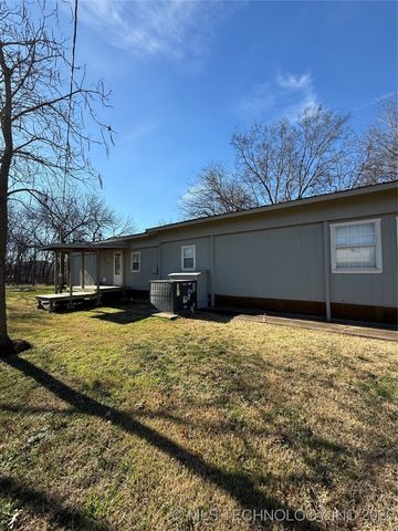 1210 NE 8th Street, Wagoner, OK 74467