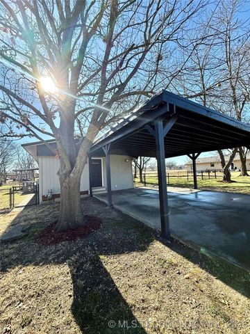 1210 NE 8th Street, Wagoner, OK 74467