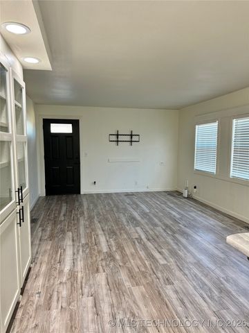 1210 NE 8th Street, Wagoner, OK 74467