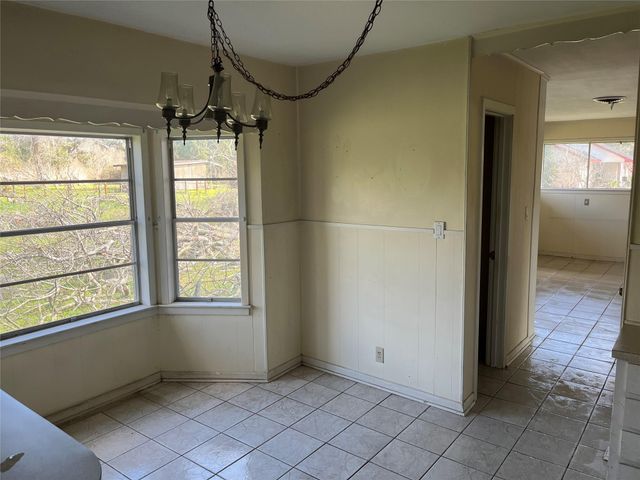 419 Lee Avenue, Jones Creek, TX 77541