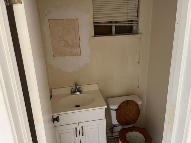 419 Lee Avenue, Jones Creek, TX 77541