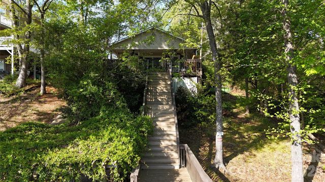 257 Rolling View Drive, New London, NC 28127