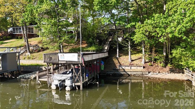 257 Rolling View Drive, New London, NC 28127