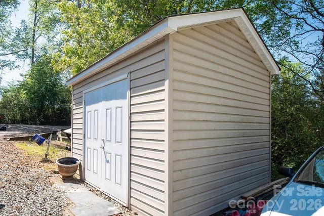 257 Rolling View Drive, New London, NC 28127