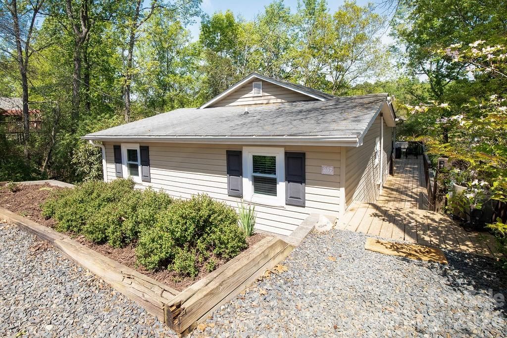 257 Rolling View Drive, New London, NC 28127