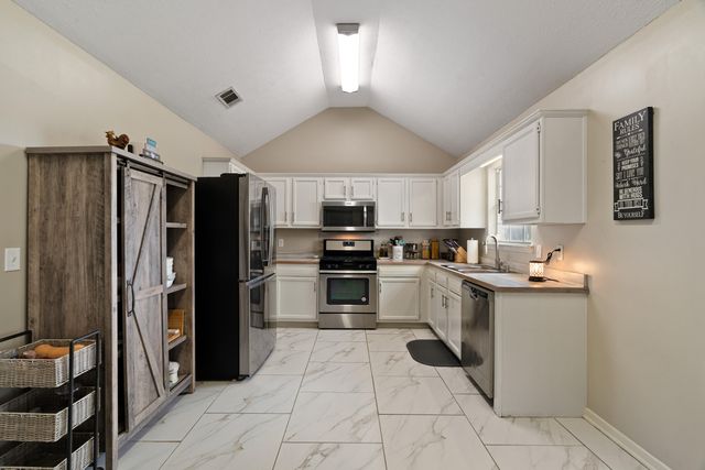 537 Parkview Cove, Richland, MS 39218