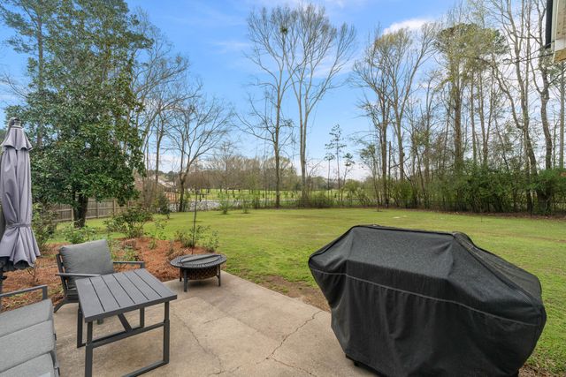 537 Parkview Cove, Richland, MS 39218