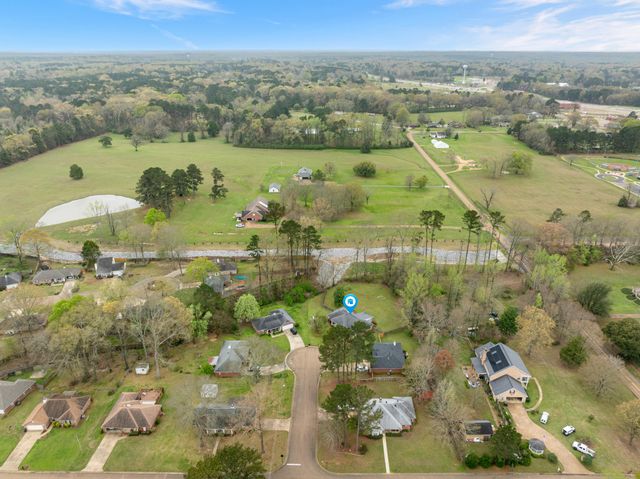 537 Parkview Cove, Richland, MS 39218