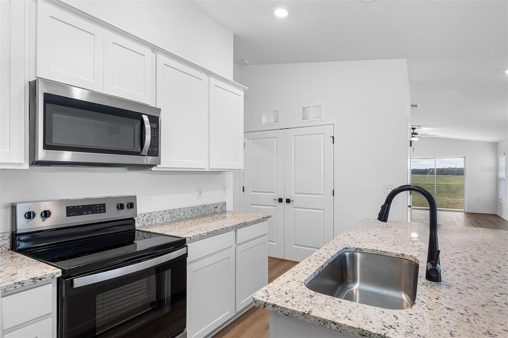 Image 5 of property listing at Address unavailable.