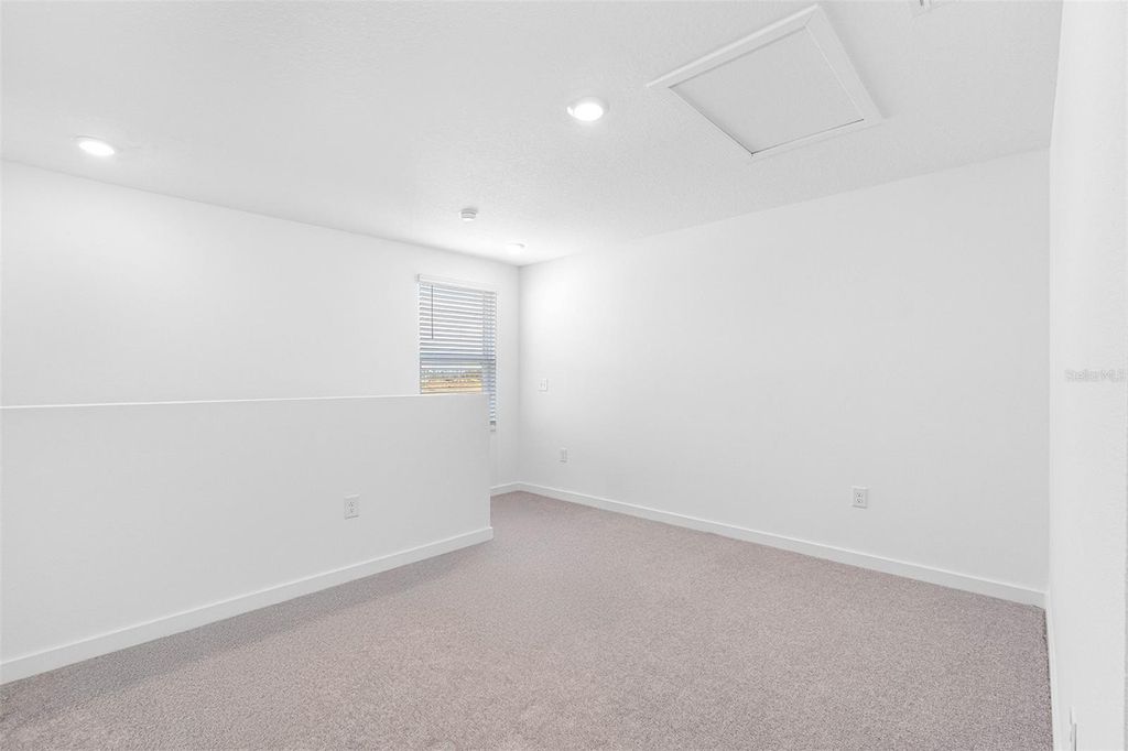 Image 6 of property listing at Address unavailable.