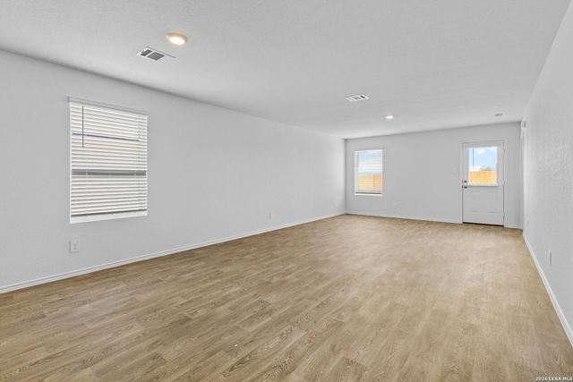 16055 Mahogany Way, Elmendorf, TX 78112