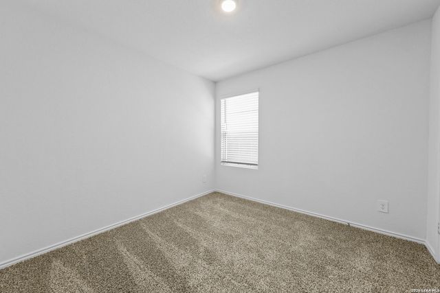 16055 Mahogany Way, Elmendorf, TX 78112
