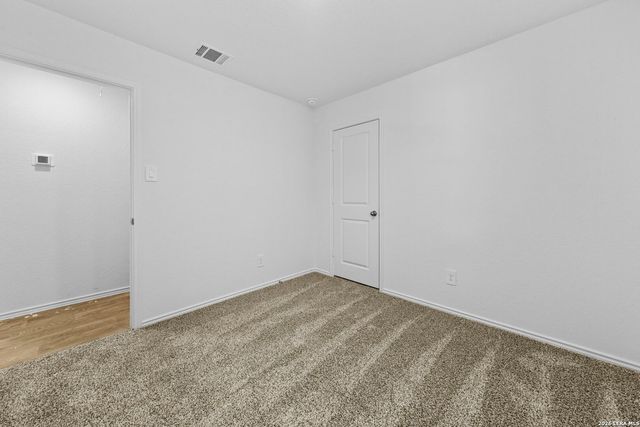 16055 Mahogany Way, Elmendorf, TX 78112