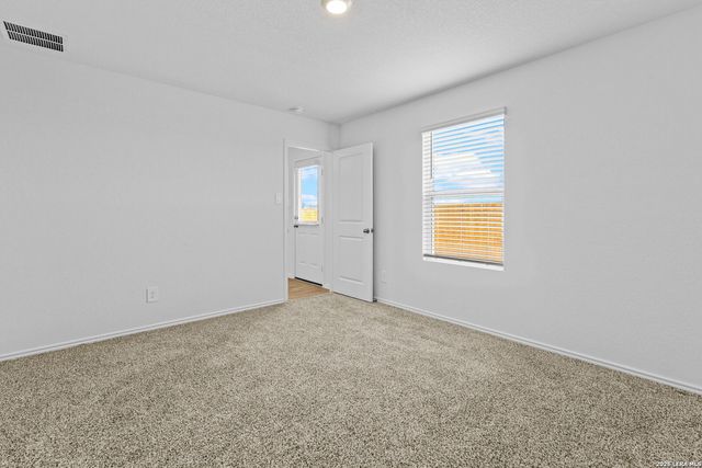 16055 Mahogany Way, Elmendorf, TX 78112