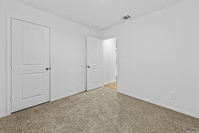 16055 Mahogany Way, Elmendorf, TX 78112