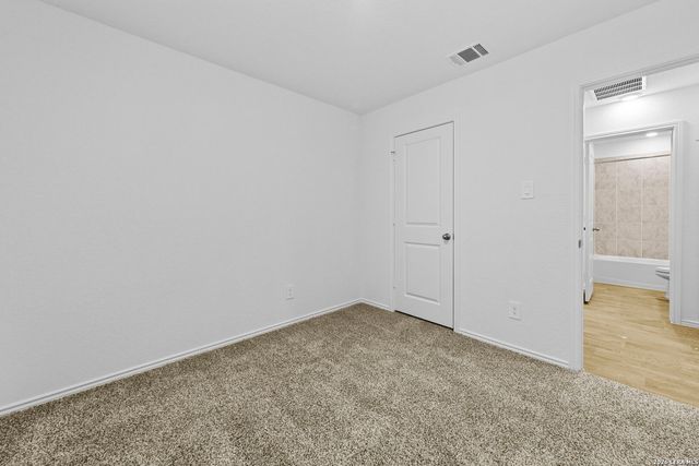 16055 Mahogany Way, Elmendorf, TX 78112