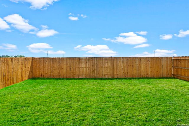 16055 Mahogany Way, Elmendorf, TX 78112