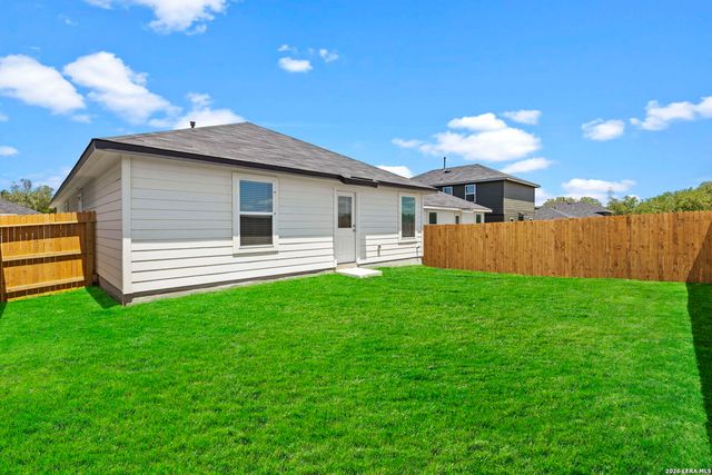16055 Mahogany Way, Elmendorf, TX 78112