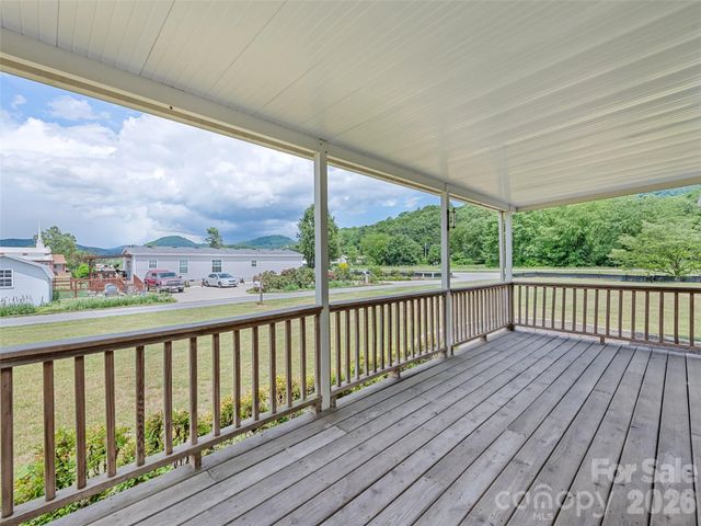 25 Lester Lane, Waynesville, NC 28785