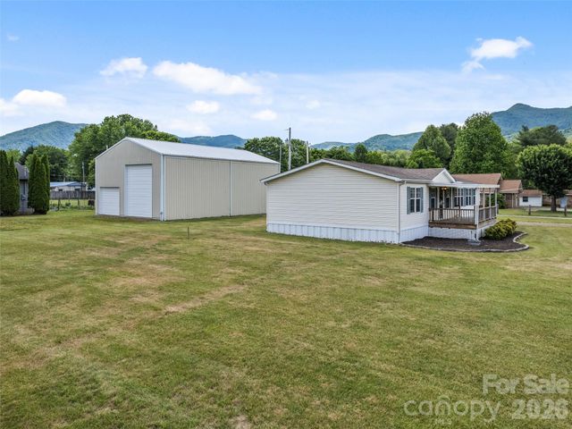 25 Lester Lane, Waynesville, NC 28785