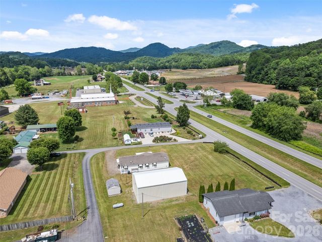 25 Lester Lane, Waynesville, NC 28785